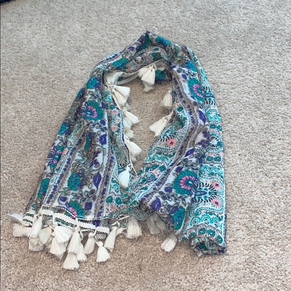 Scarf - Picture 2 of 2